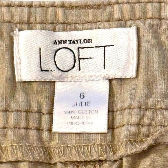 LOFT Sz 6 Julie Fit Tan Wide Leg
Convertible Cargo Pants 3 Adjustable Lengths - Picture 6 of 7